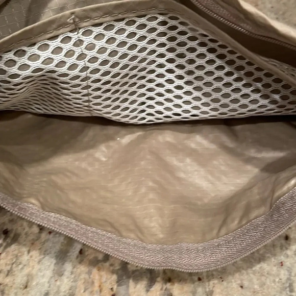 Eagle creek adjustable fanny pack - Picture 6 of 12